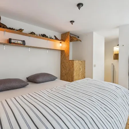 Apartment Cosy Art Near Station With Bikes And Garden Ghent